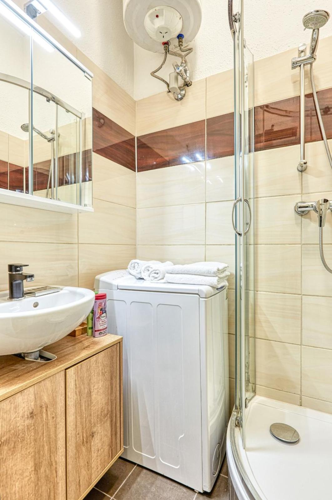 Lovely Airbnb Near Schoenbrunn Apartment Wien Ngoại thất bức ảnh