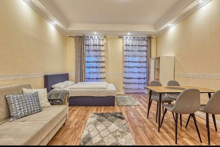 Lovely Airbnb Near Schoenbrunn Apartment Wien Ngoại thất bức ảnh